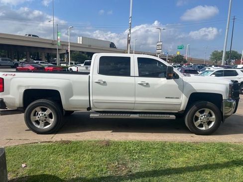 Used 2016 Chevrolet Silverado 2500 LT AWD/4WD image 4