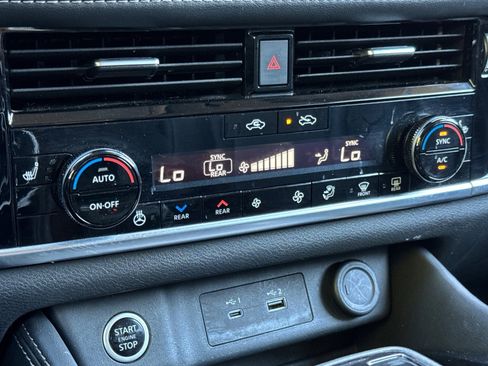 Certified 2023 Nissan Rogue SL w/ SL Premium Package image 23