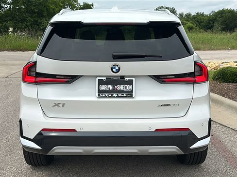 New 2026 BMW X1 xDrive28i w/ Technology Package AWD/4WD image 7