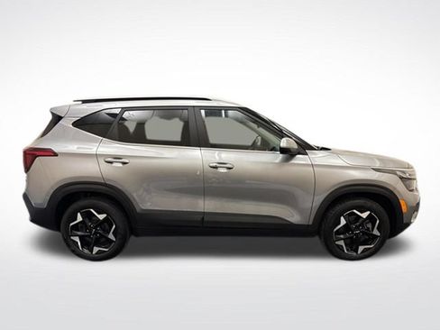 Used 2024 Kia Seltos EX AWD/4WD image 4