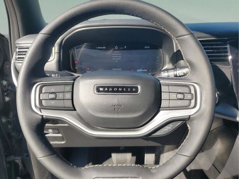Used 2025 Jeep Wagoneer Series II image 19