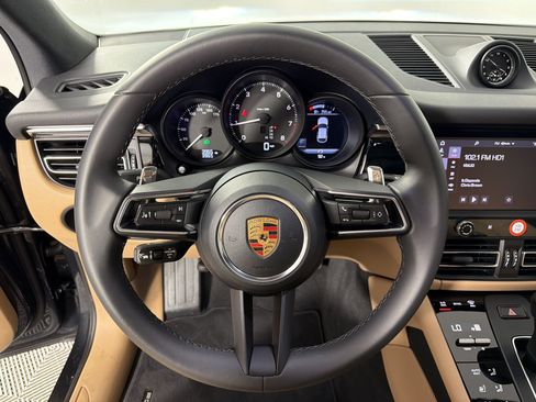 Certified 2026 Porsche Macan AWD/4WD image 18