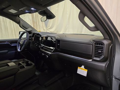 New 2026 GMC Sierra 1500 SLE image 30