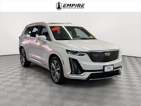 Used 2022 Cadillac XT6 Premium Luxury image 1