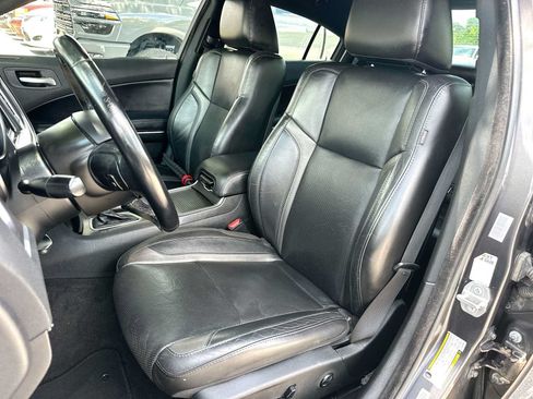 Used 2020 Dodge Charger SXT w/ Leather Interior Group RWD image 17