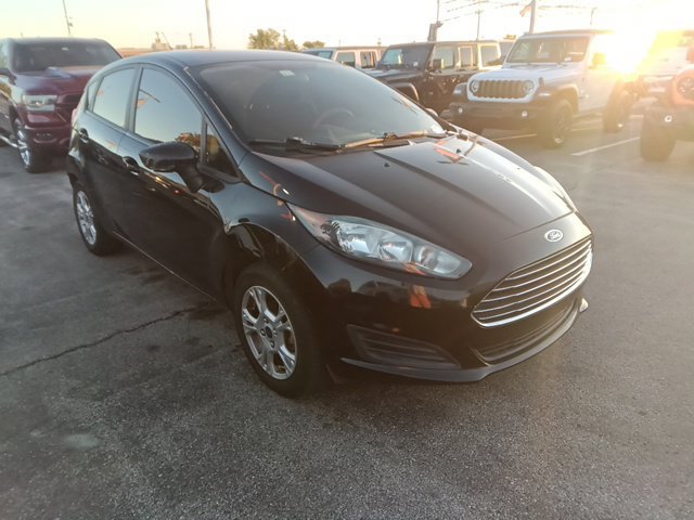 Used 2016 Ford Fiesta SE FWD image 1
