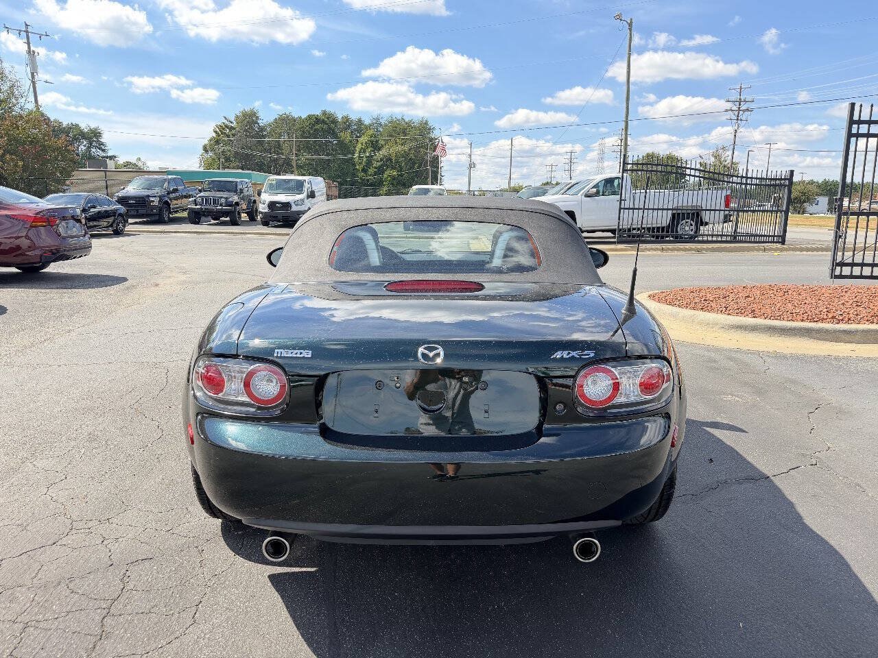Used 2007 MAZDA MX-5 Miata Sport RWD image 6