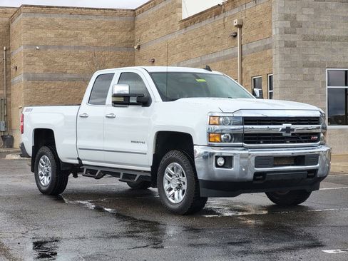 Used 2017 Chevrolet Silverado 2500 LTZ w/ LTZ Plus Package image 2