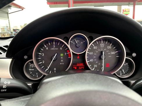 Used 2010 MAZDA MX-5 Miata Grand Touring w/ Premium Pkg image 18
