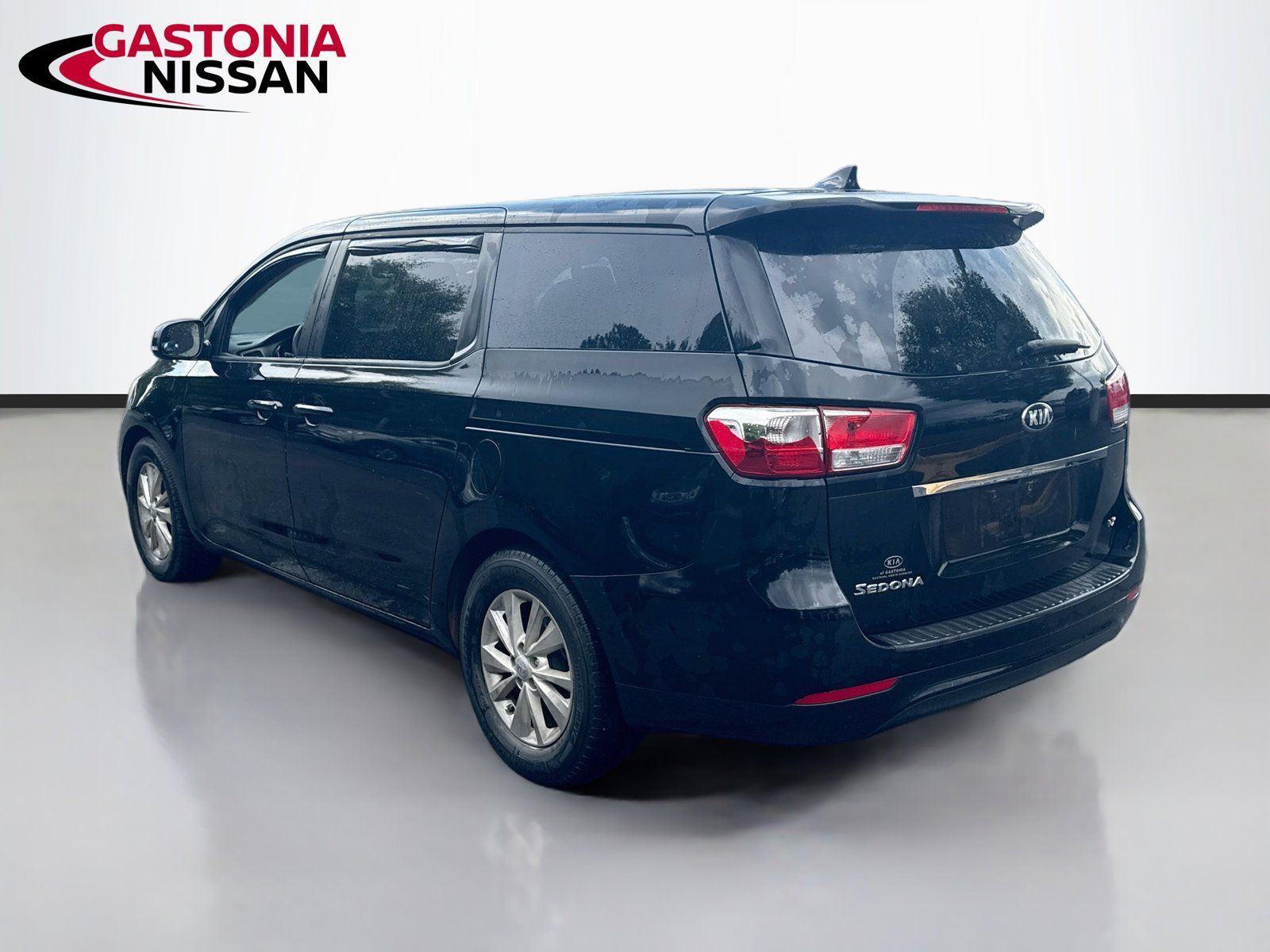Used 2017 Kia Sedona LX FWD image 6
