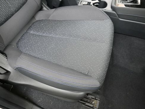 Used 2025 Subaru Forester Premium AWD/4WD image 12