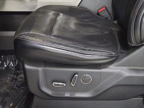 Used 2015 Ford F150 Lariat w/ Equipment Group 502A Luxury AWD/4WD image 28