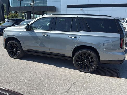 Used 2026 Cadillac Escalade Platinum Sport image 6