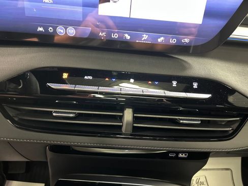 New 2026 Buick Enclave Sport Touring w/ Power Package AWD/4WD image 17