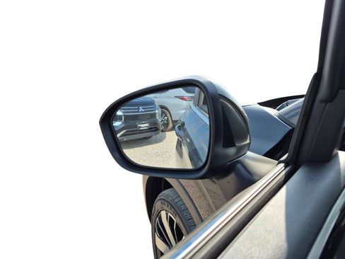 New 2026 Mitsubishi Outlander SE FWD image 18