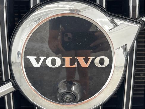 Used 2023 Volvo XC60 B5 Ultimate w/ Climate Package AWD/4WD image 34
