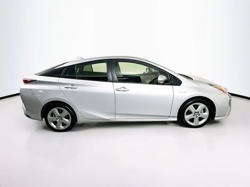 Used 2016 Toyota Prius Three Touring image 10