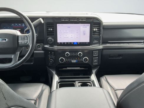 Used 2024 Ford F250 4x4 Crew Cab Super Duty image 7