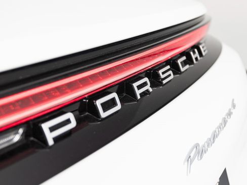 Certified 2025 Porsche Panamera 4 image 35