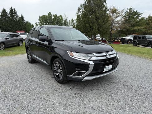 Used 2017 Mitsubishi Outlander ES AWD/4WD image 9