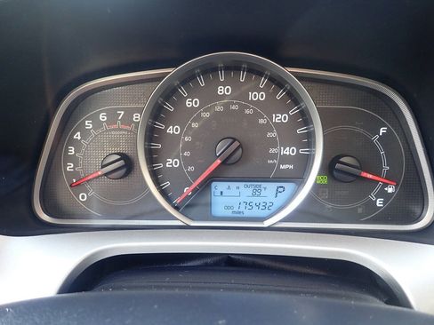 Used 2015 Toyota RAV4 XLE AWD/4WD image 4