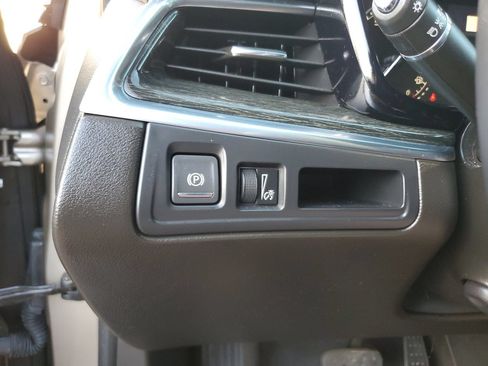 Used 2023 Cadillac XT5 Premium Luxury FWD image 28