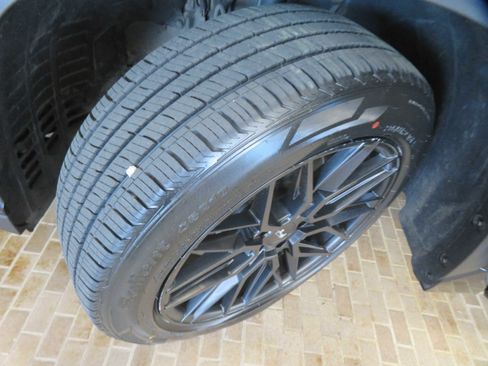 Used 2021 Toyota Highlander XSE image 11