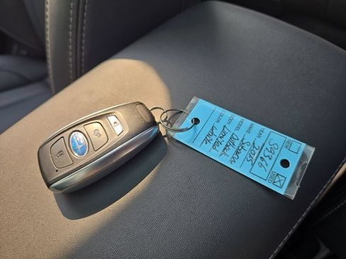 Used 2025 Subaru Outback Limited AWD/4WD image 31