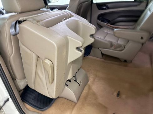 Used 2015 Chevrolet Suburban LTZ RWD image 27