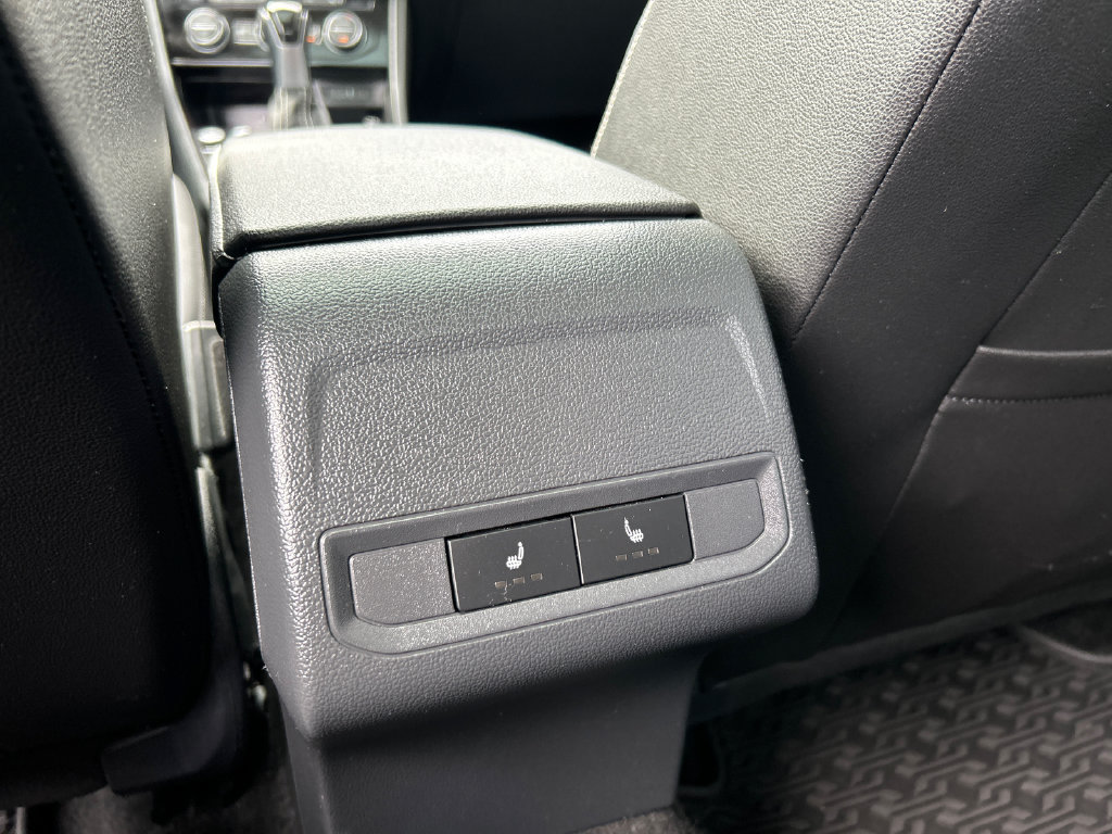 Used 2024 Volkswagen Jetta SEL FWD image 28