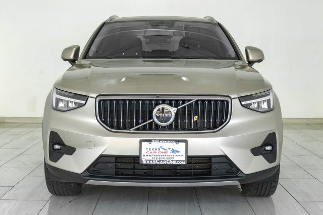 Used 2023 Volvo XC40 B5 Ultimate w/ Protection Package Premier AWD/4WD image 3