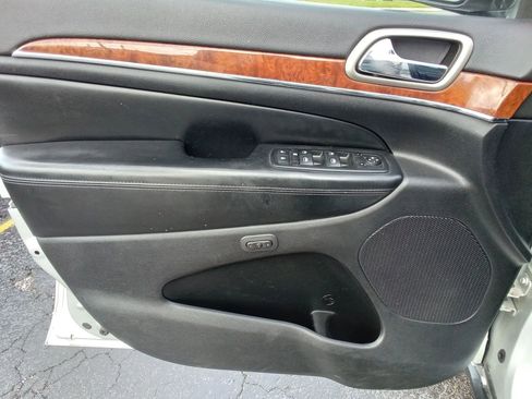 Used 2011 Jeep Grand Cherokee Limited AWD/4WD image 7