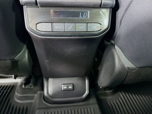 Used 2023 Toyota Highlander LE image 39