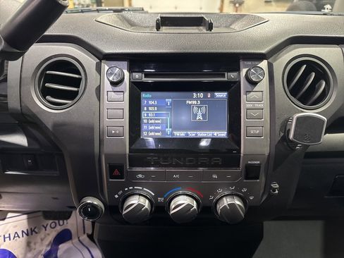 Used 2017 Toyota Tundra SR5 image 19