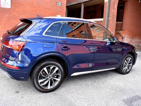 Used 2021 Audi Q5 Prestige w/ Prestige Package image 2