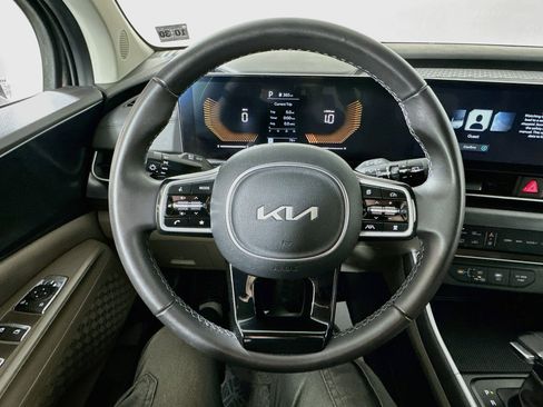 Certified 2026 Kia Carnival FWD image 11