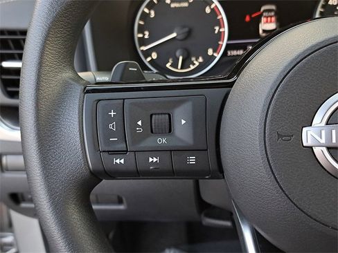 Used 2023 Nissan Rogue SV image 23