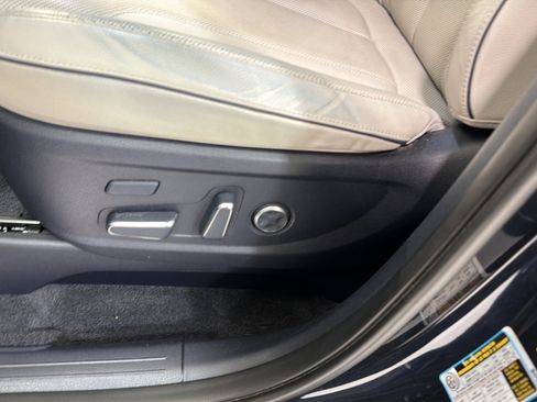 Used 2023 Hyundai Palisade Limited FWD image 10