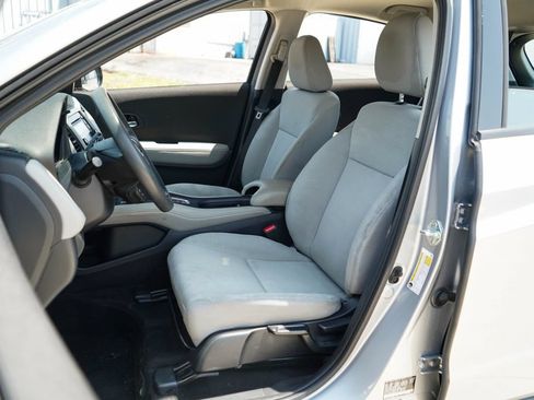Used 2021 Honda HR-V LX image 7