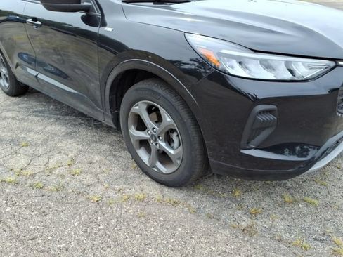 Used 2023 Ford Escape ST-Line w/ Tech Pack #1 AWD/4WD image 4