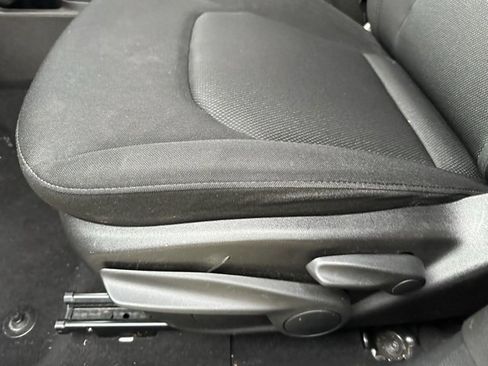 Used 2021 Jeep Renegade Sport image 29