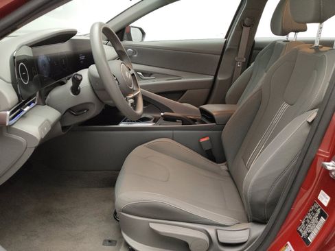 Used 2024 Hyundai Elantra SEL image 17