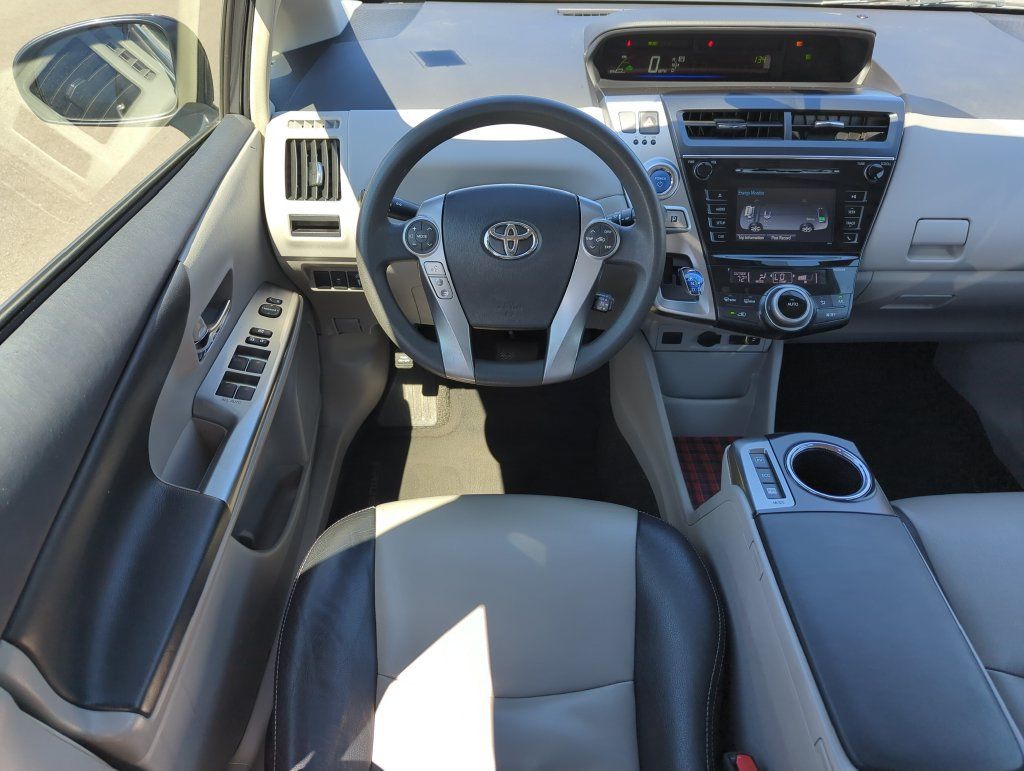 Used 2017 Toyota Prius V Two w/ Carpet Mat Package FWD image 14
