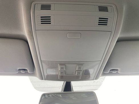 Used 2018 Volkswagen Golf S image 22