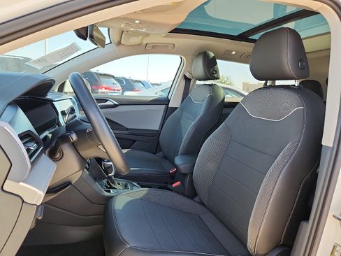 Certified 2024 Volkswagen Taos SE AWD/4WD image 12