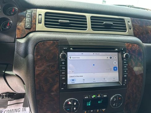 Used 2010 GMC Yukon Denali AWD/4WD image 14