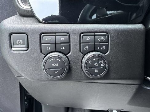 Used 2025 Chevrolet Silverado 1500 High Country w/ High Country Premium Package AWD/4WD image 76