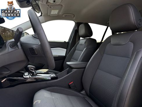 Used 2025 Chevrolet Trax LT image 9