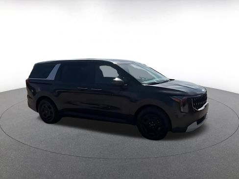 Used 2026 Kia Carnival FWD image 16