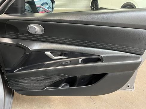 Used 2024 Hyundai Elantra SEL FWD image 11